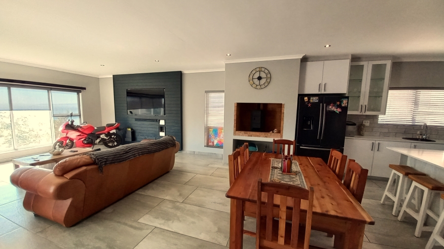 3 Bedroom Property for Sale in Kleinkoornhuis Western Cape